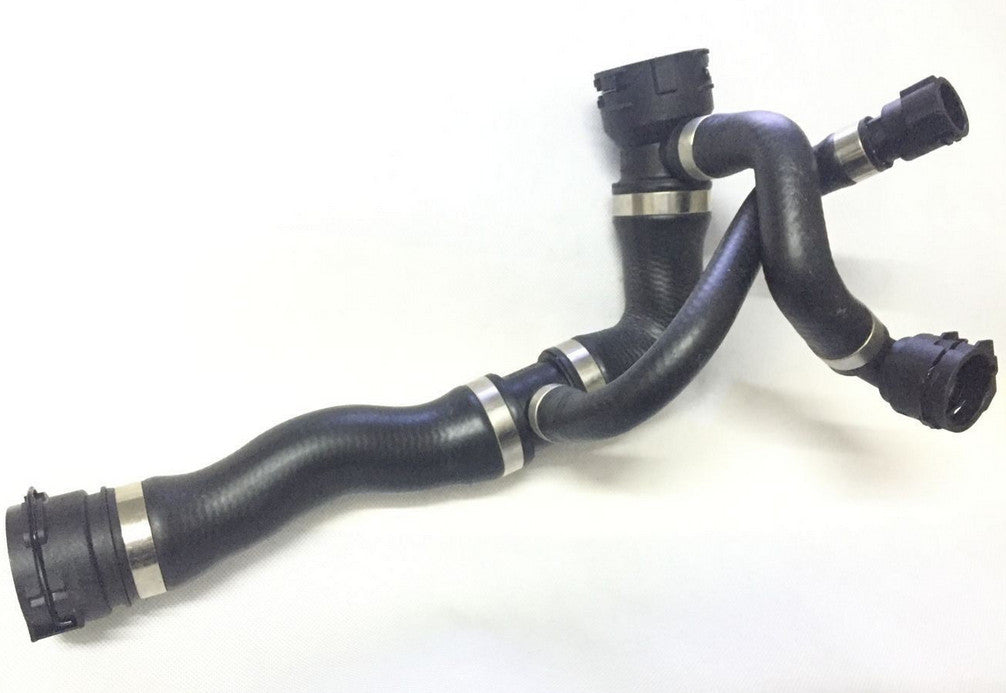 1 piece Upper Radiator Hose to Thermostat for E60 525i 530i 04-05 v