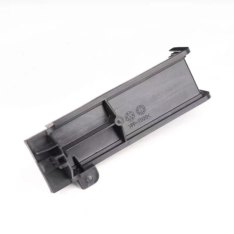Suitable for 2014-2021 X-TRAIL air conditioning filter cover. n