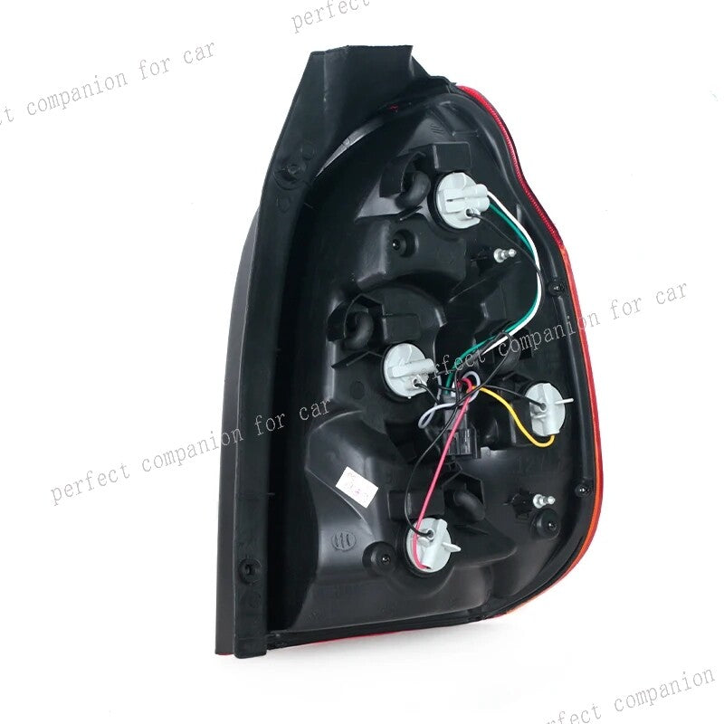 The right rear bumper taillight brake light strip bulb is suitable for Hyundai Terracan 2.5 and 3.5.