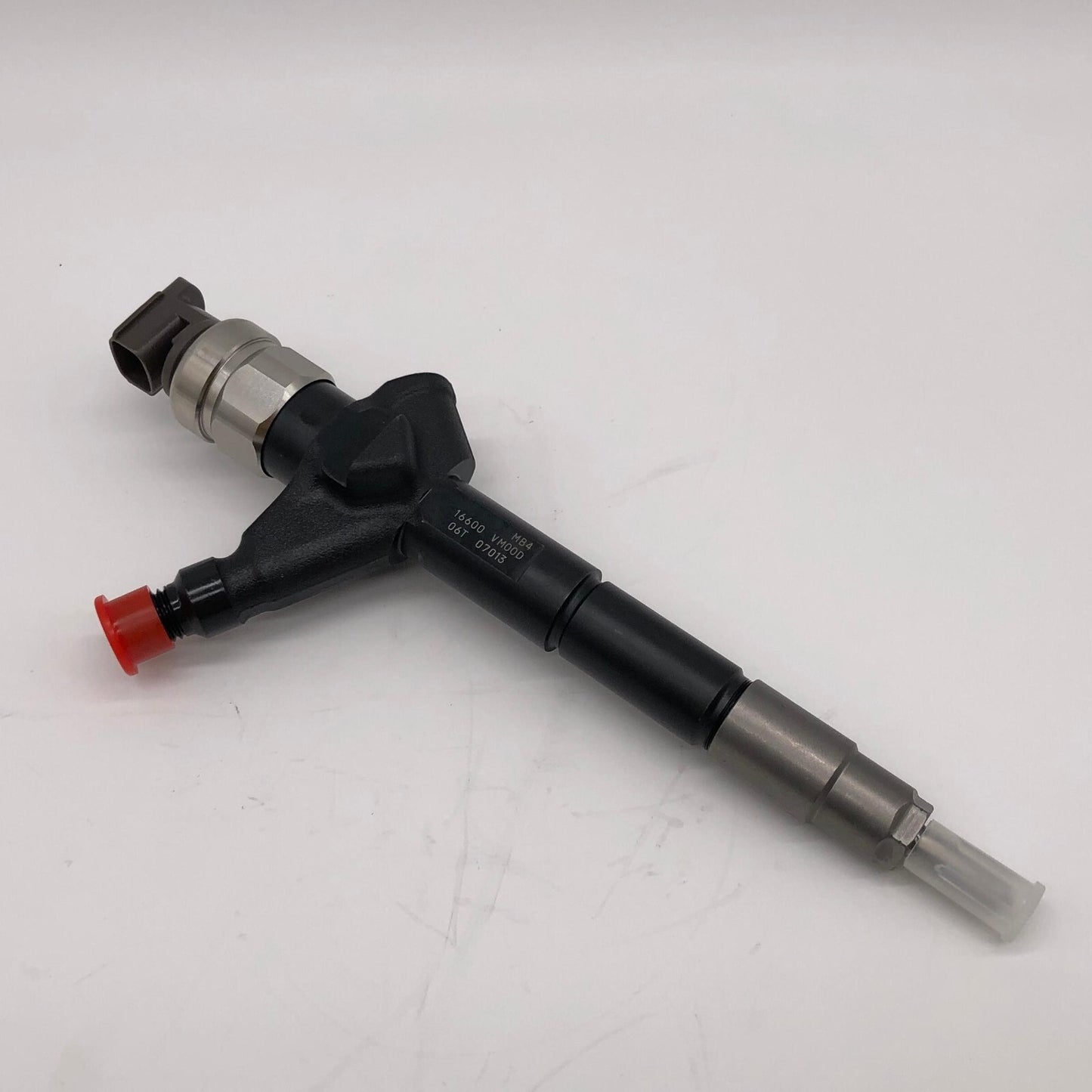 1x 16600-VM00A 095000-6240 DIESEL INJECTOR SET for NISSAN YD25 16600-VM00D