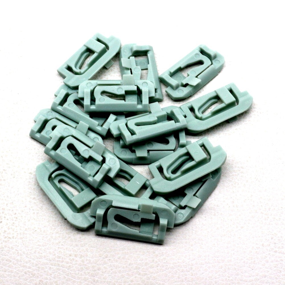 50Pcs Windshield  Rear Window Trim Molding Clips For GM for Buick Regal 1654047