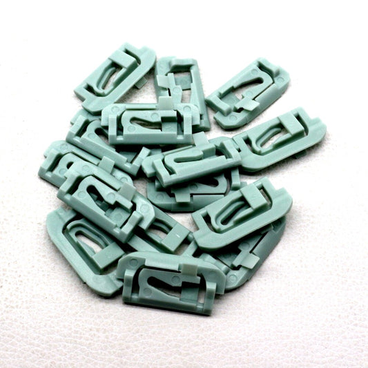 50Pcs Windshield  Rear Window Trim Molding Clips For GM for Buick Regal 1654047