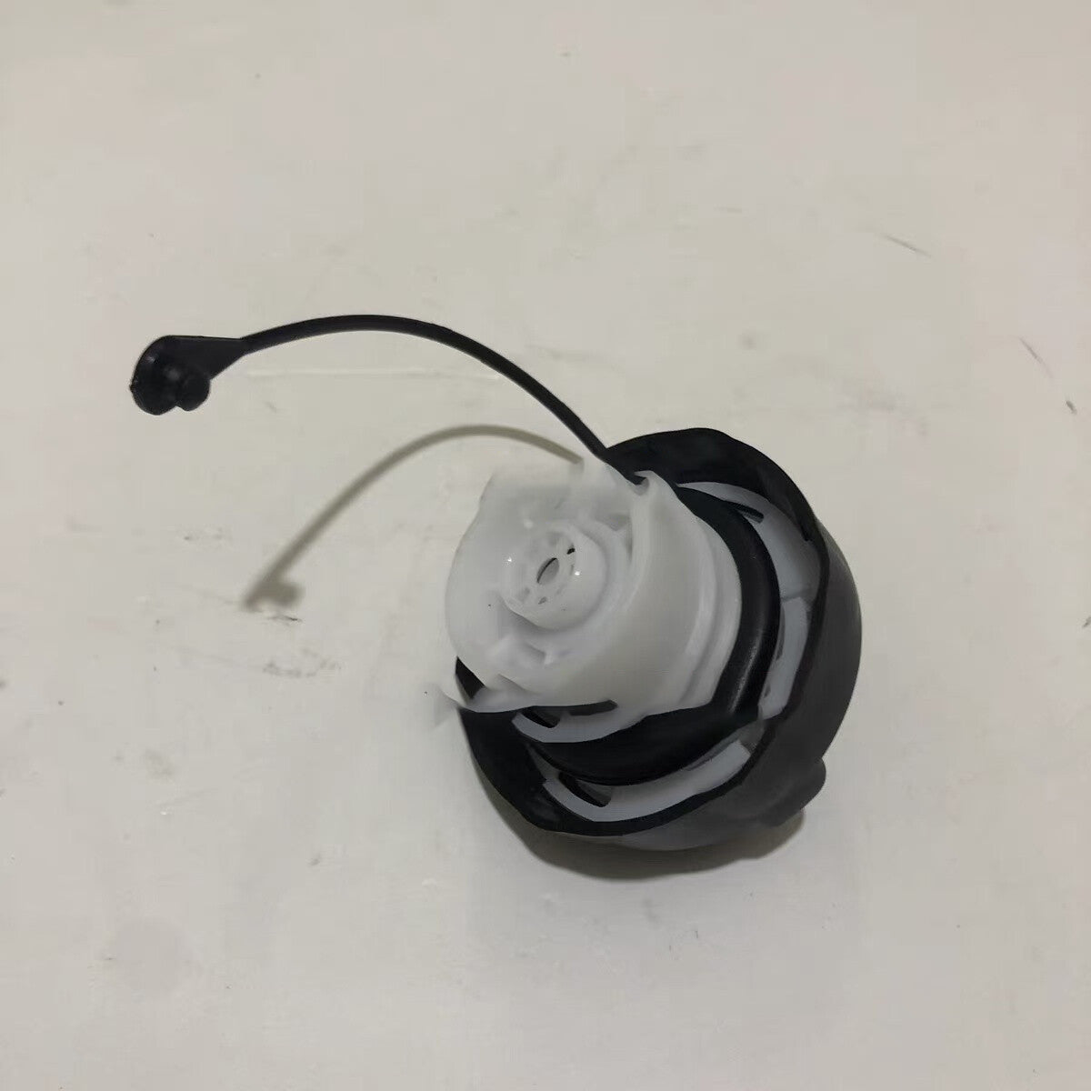 Suitable for Jeep Cherokee fuel tank filler caps/fuel tank covers - n