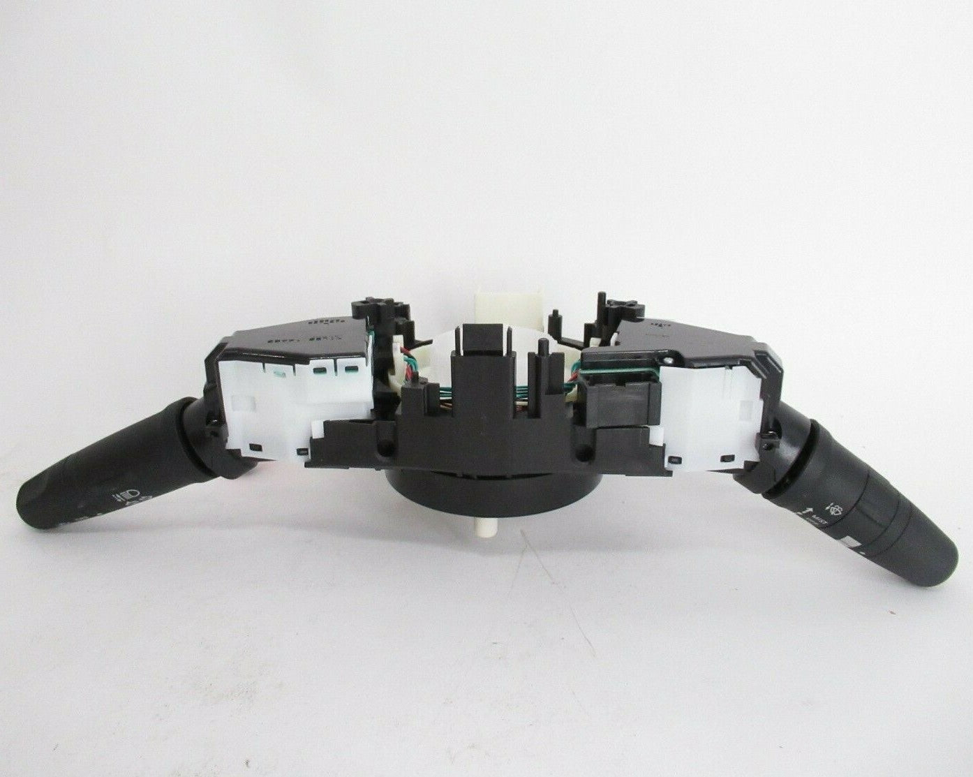 Suitable for Nissan 25560-ZH39D steering column combination switch 2004-2010 Titan