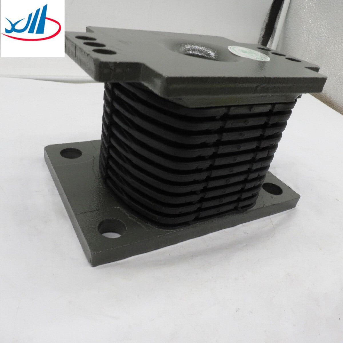 180??F. Thermostat 3913028 is suitable for C8.3L 6C 6CT 6CTA ISC QSC engines. D