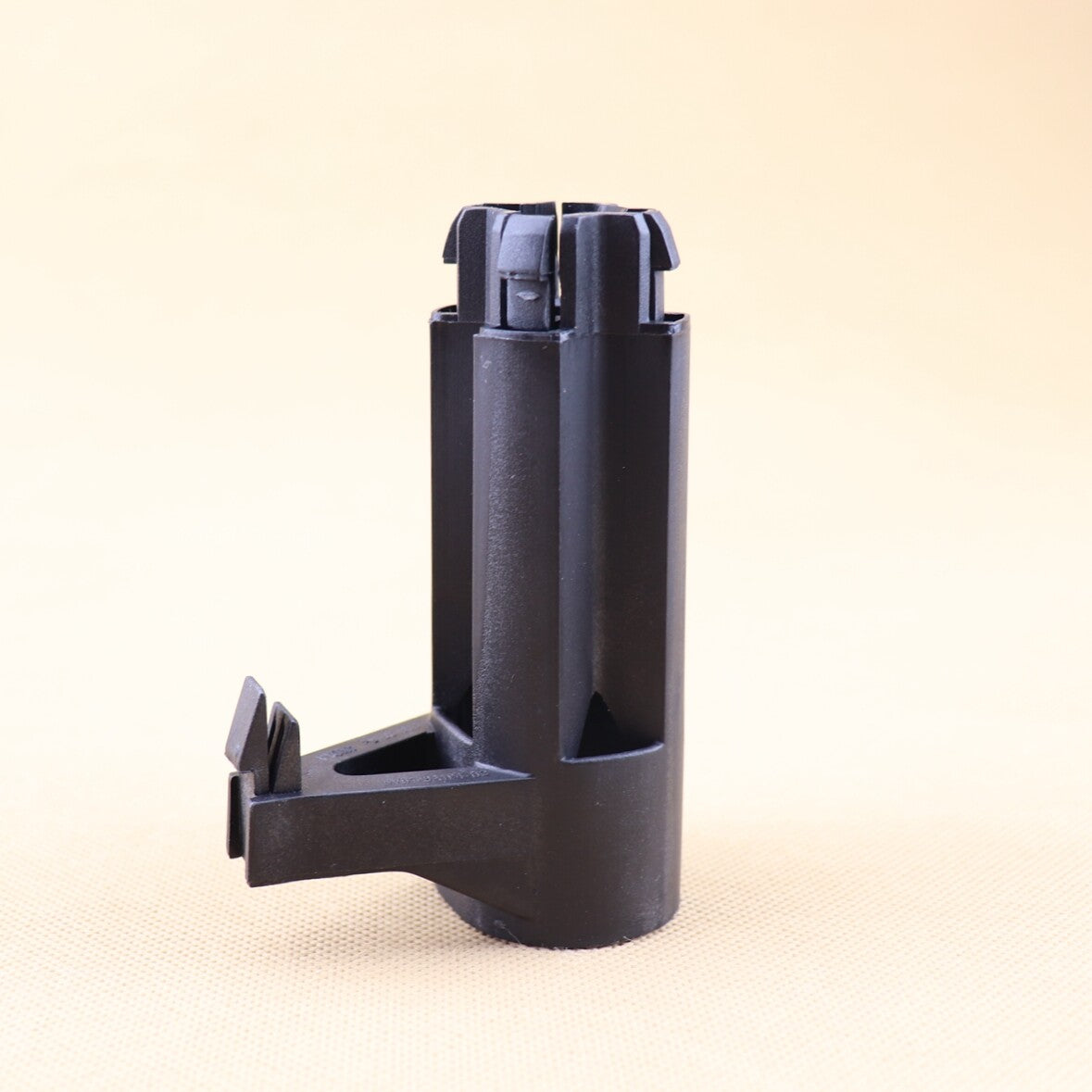 1-pack of front radiator upper brackets for Ford Focus 2012-2016 1.6L and 2.0L models CV6Z8A193B