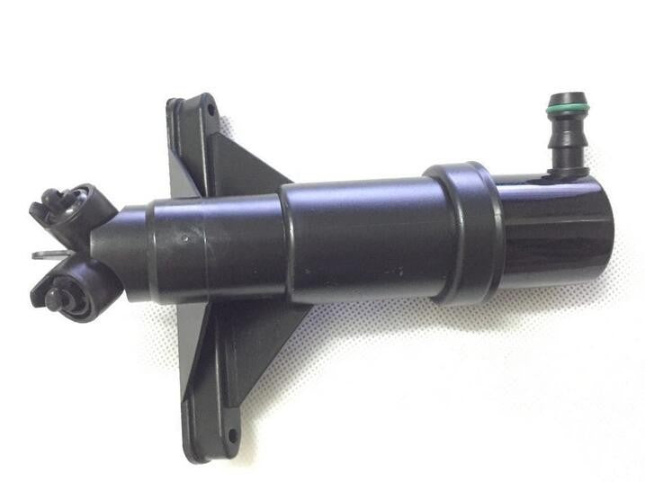 The new right-side headlight washing machine nozzle cylinder is suitable for E60 E61 525i 530i - n