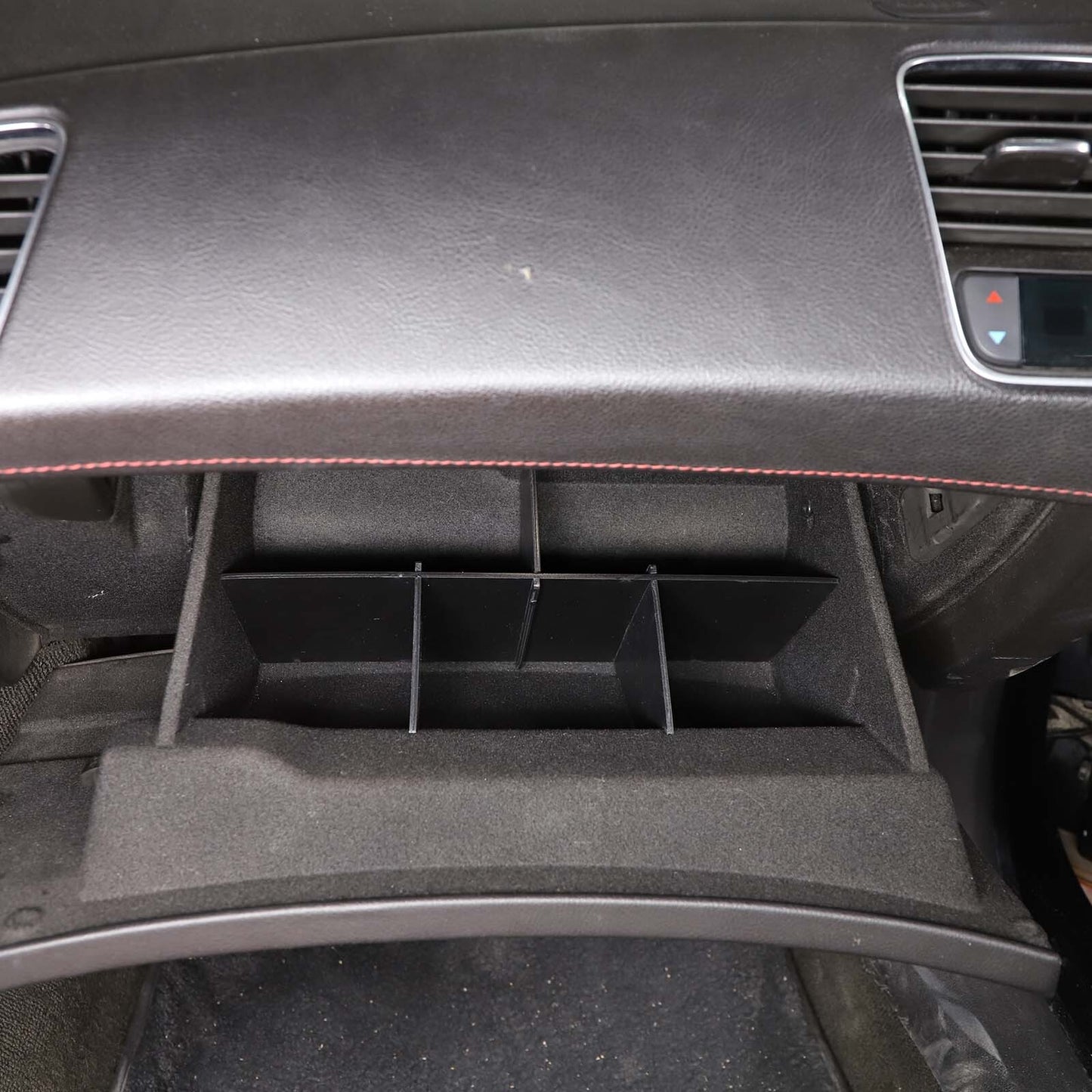Black leather armrest box and storage box for Corvette C7 2014-2019- v