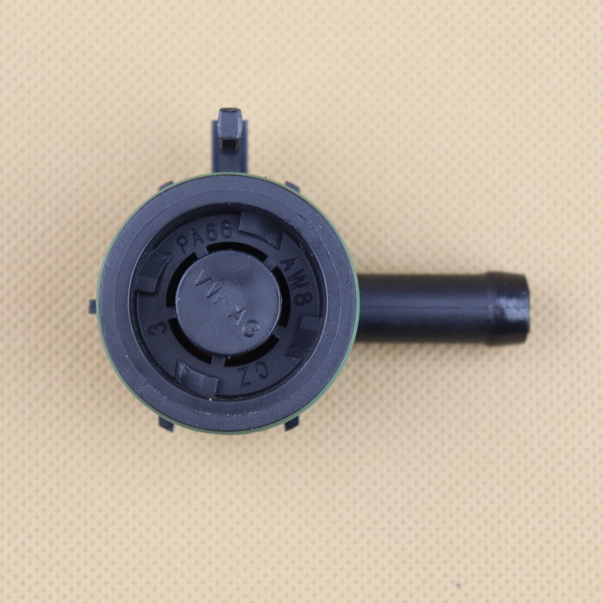 Crankcase vent hose ventilation valve suitable for Audi A1, A3, Q2, Q3, for Volkswagen for Skoda seats 04E103175M