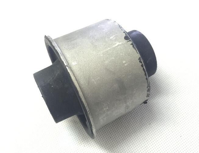 One front lower control arm bushing is suitable for Mercedes W220, C215, S320, S430, S500- n