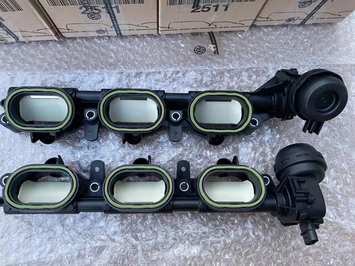 Left and right intake manifolds suitable for Audi for A6 /7/8 Q7 3.0T CRE CTD EA837 Q