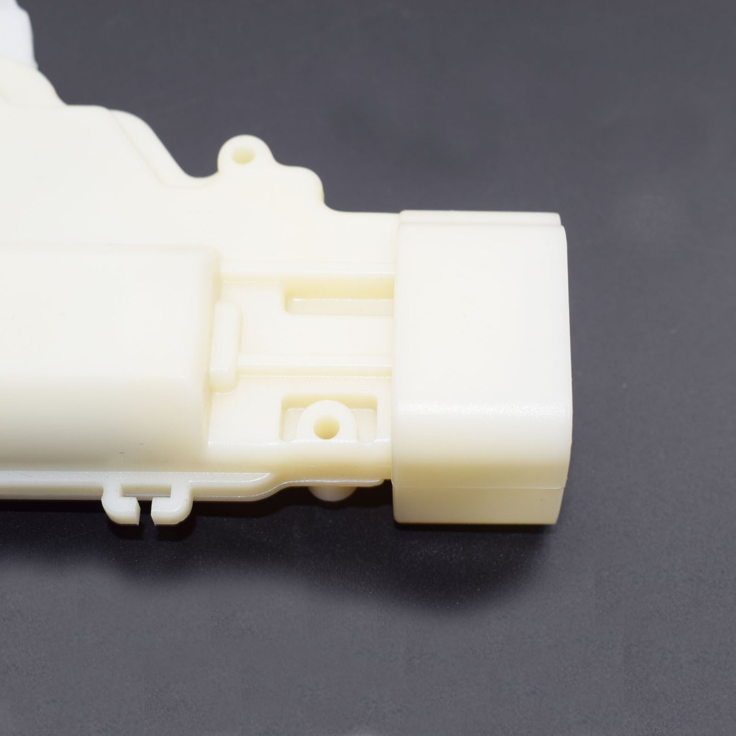 Brand new rear door left door lock actuator for 98-05 for LEXUS 69140-30110 2-pin - n