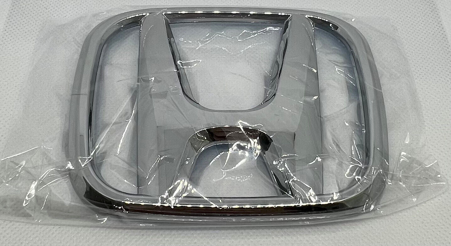 The front grille badge is applicable to for Honda Crosstour 2010-2012 Fit 2015-2017 HRV 2016-2018.