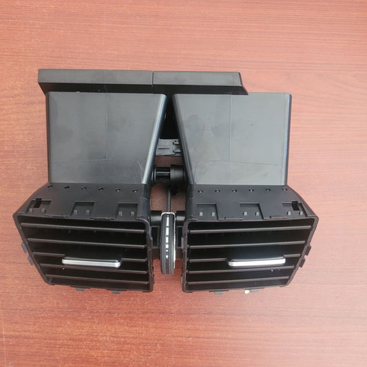 Rear air conditioning vents suitable for Mercedes-Benz W166, X166, and W292 models. (2012-19) Q