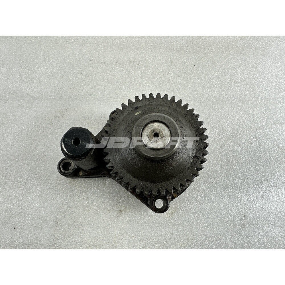 3TNV88 oil pump 129407-32000 is suitable for excavator engine parts.