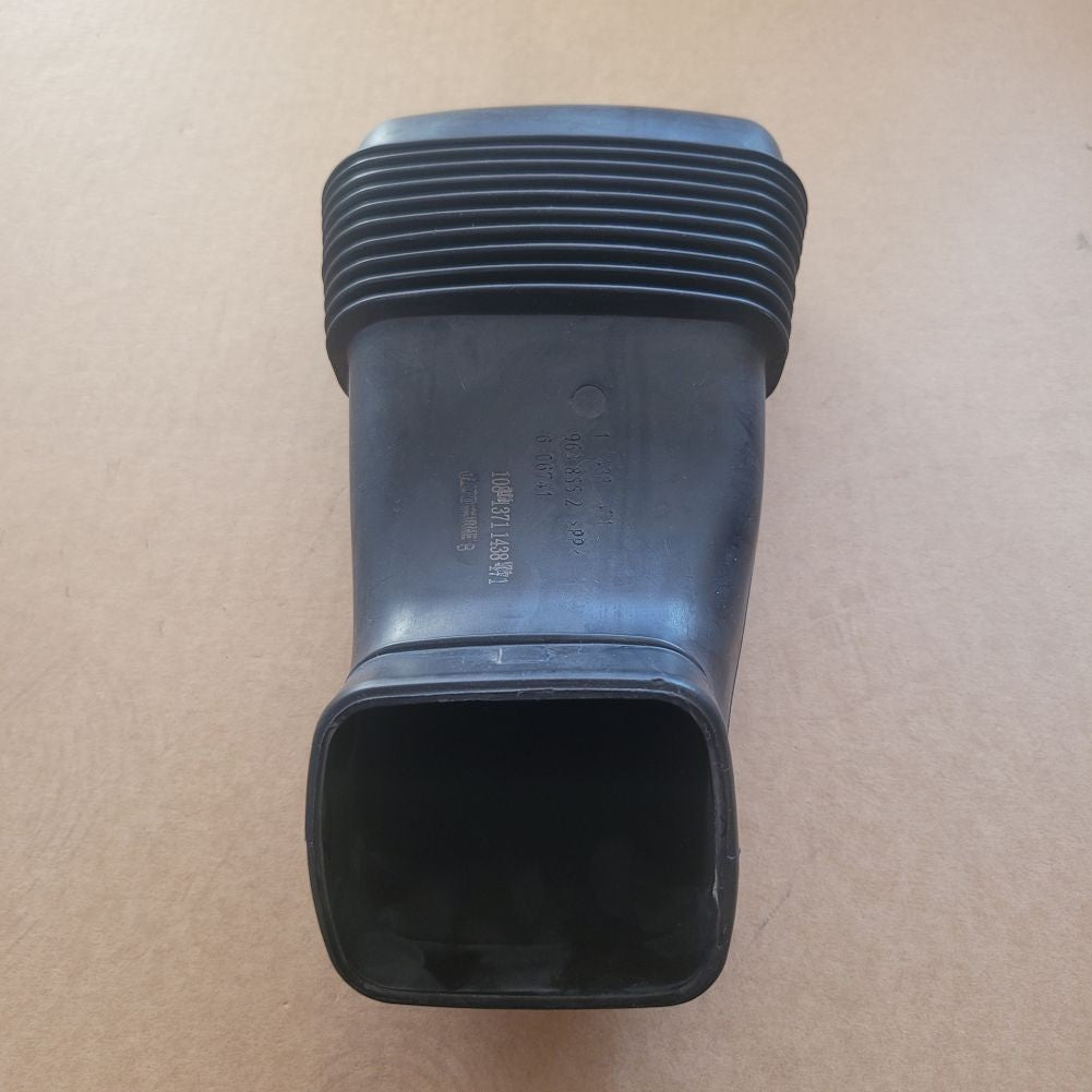 Engine Air Intake Hose for BMW E53 X5 3.0i 01-06 Q