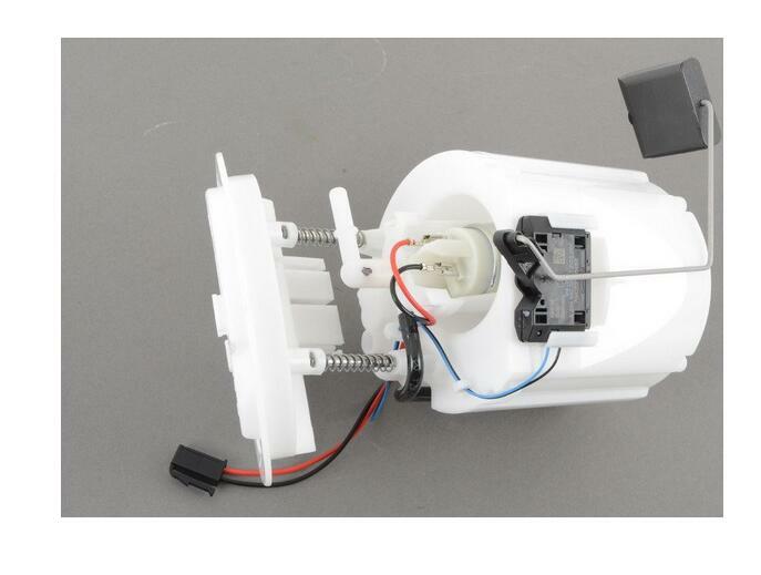 The new fuel pump assembly is suitable for W204, W212, C200, C250, and E200. n