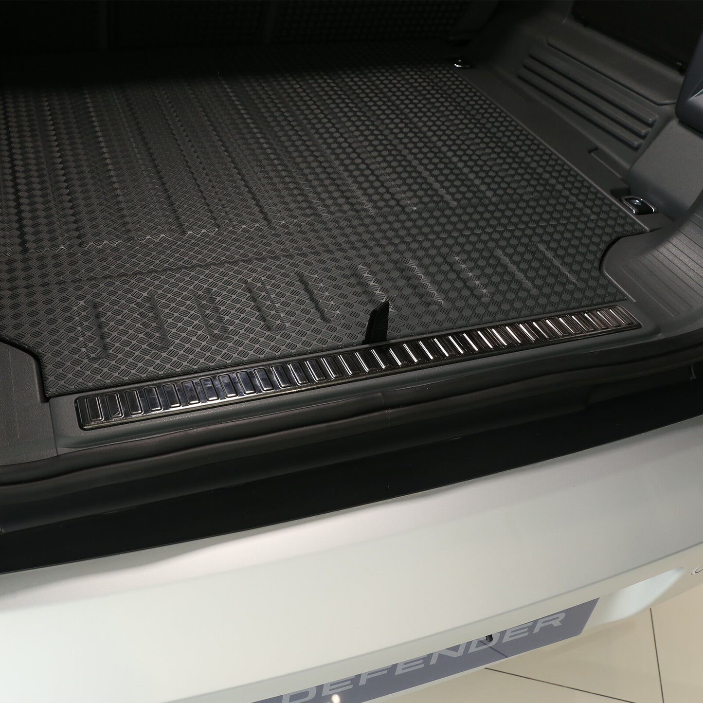 Inner rear bumper protection panel trim suitable for Land Rover for Defender 90 110 2020 - 2024
