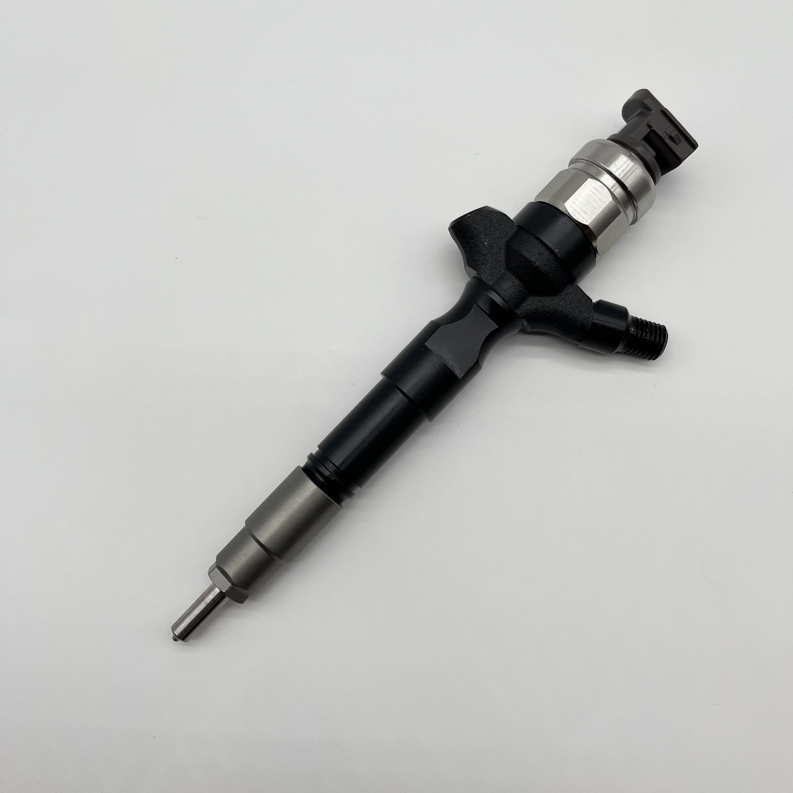 Diesel Engine Injector 095000-6710 23670-30120 for TOYOTA HIACE 3.0L D4D