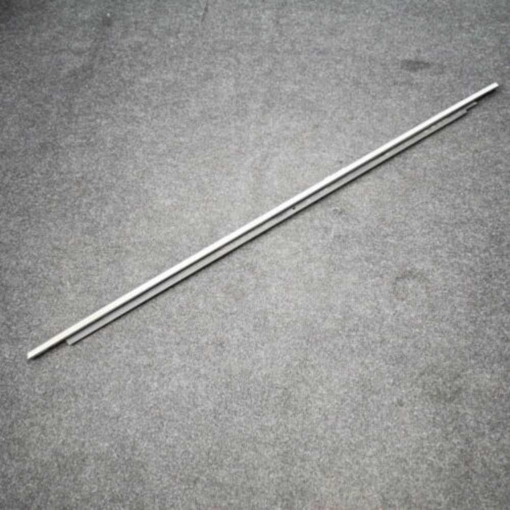PARTS# DS73-F20562-AF Front Door Window Pressure Strip - External R 1 Package