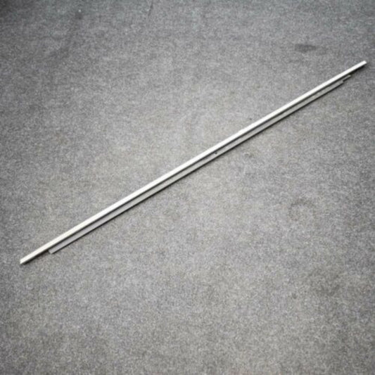 PARTS# DS73-F20562-AF Front Door Window Pressure Strip - External R 1 Package