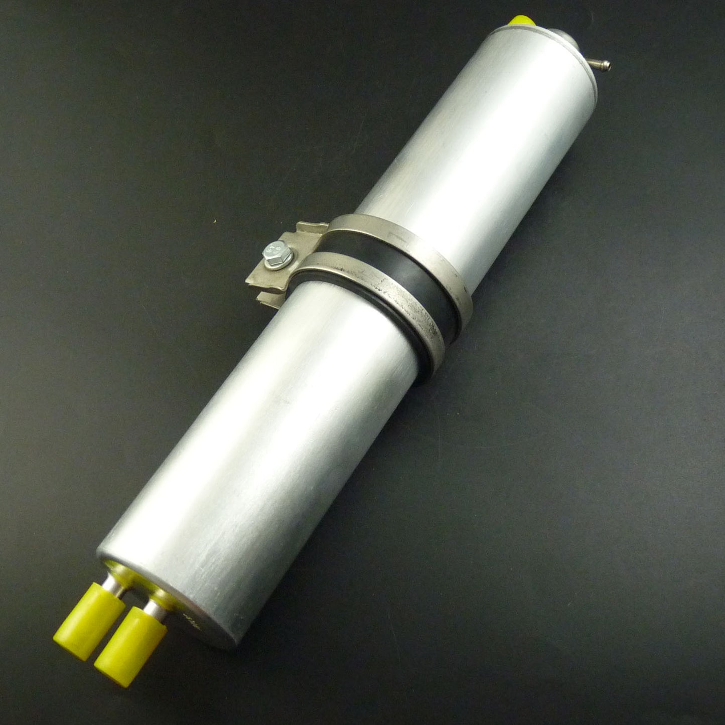New fuel filter with regulator for E65 E66 745Li 745i 750Li 750i 16126750475- v
