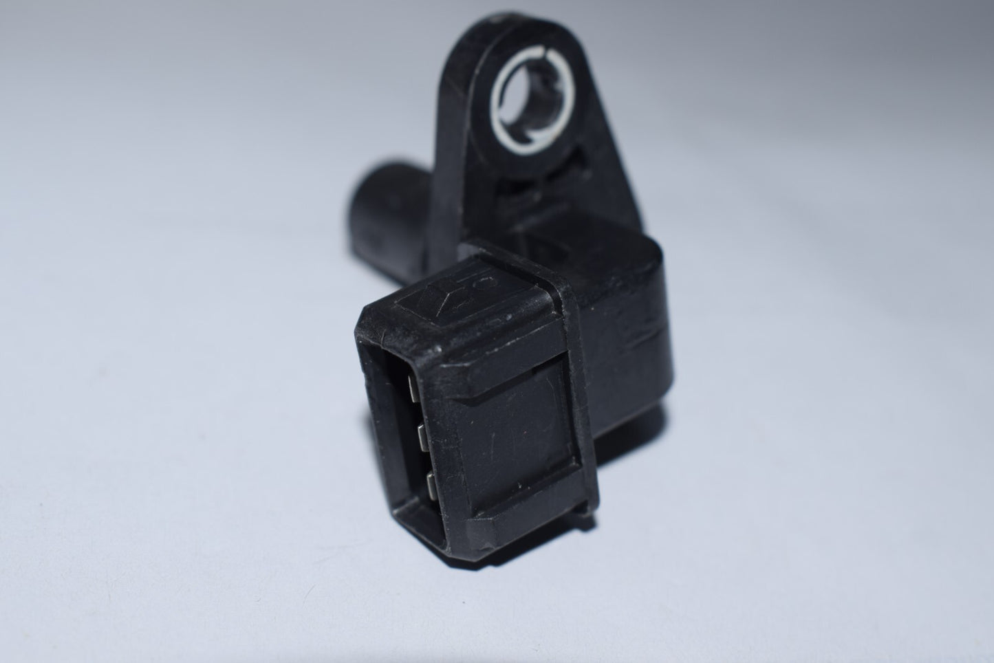 The new crankshaft position sensor is suitable for WULING 421257202- n