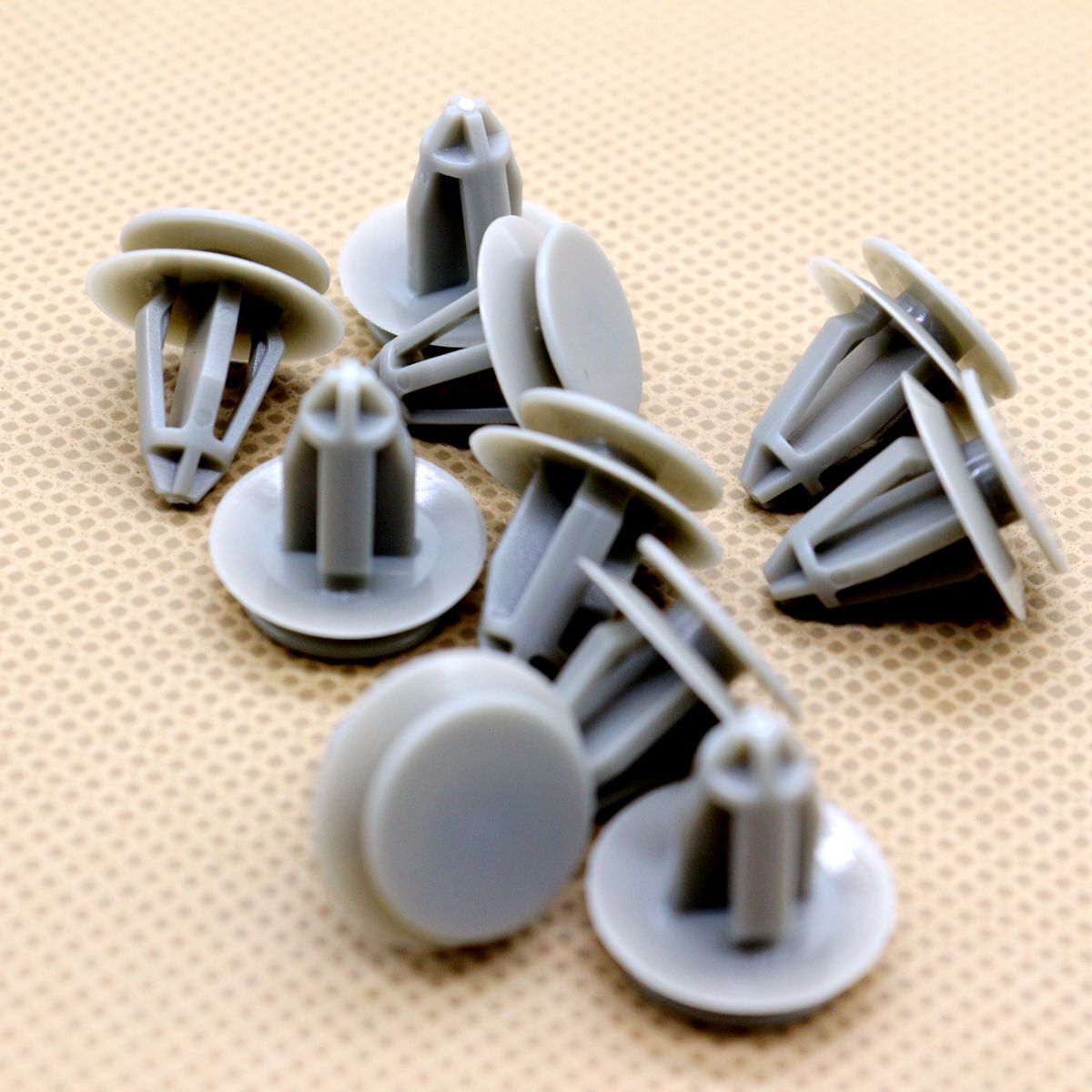 Suitable for Toyota Land Crusier Rocker Mounting Clips. Quantity: 10. Yellow Nylon 90467-12075 Q