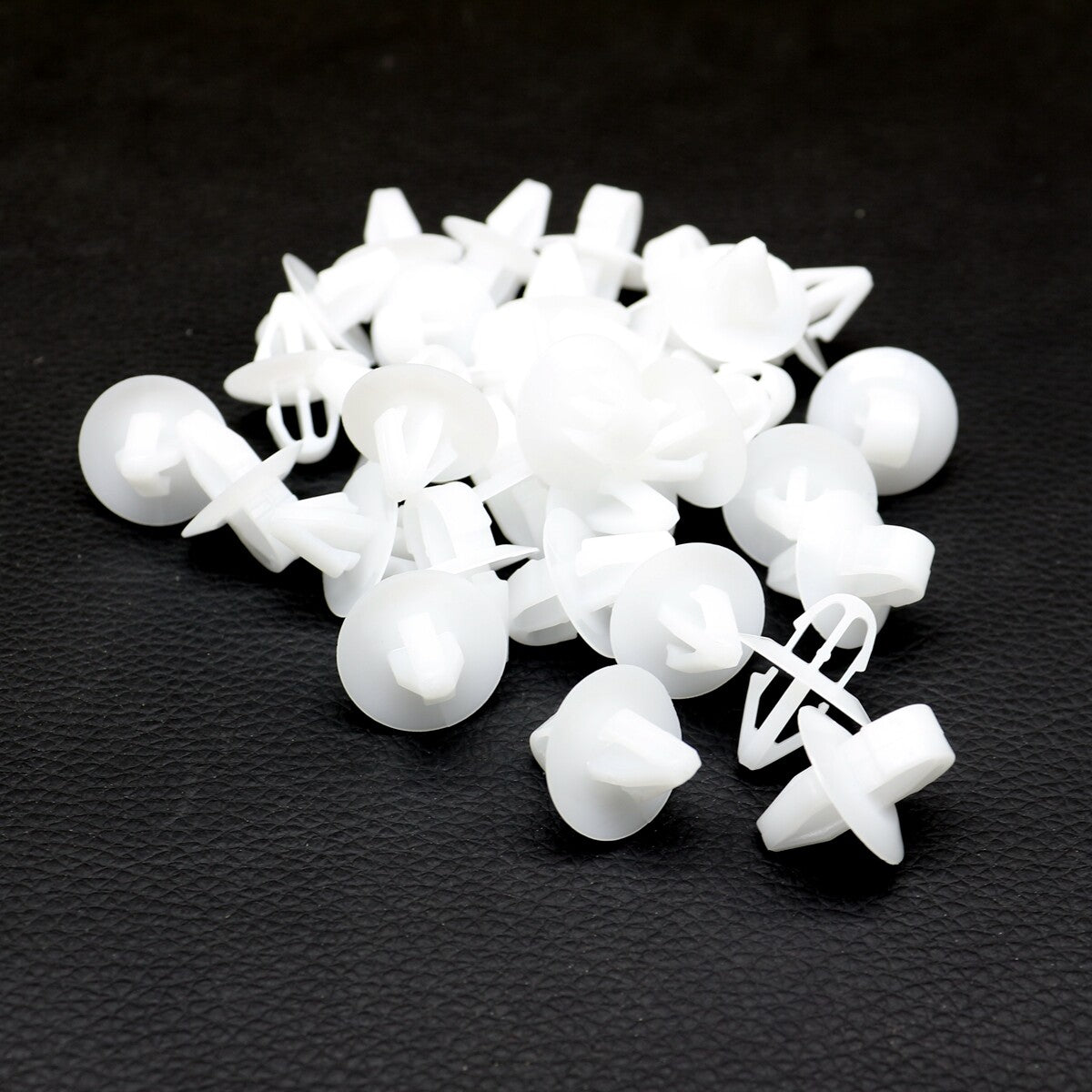 30 pieces for Nissan Patrol Y61 GU front flash clip 63848VD210
