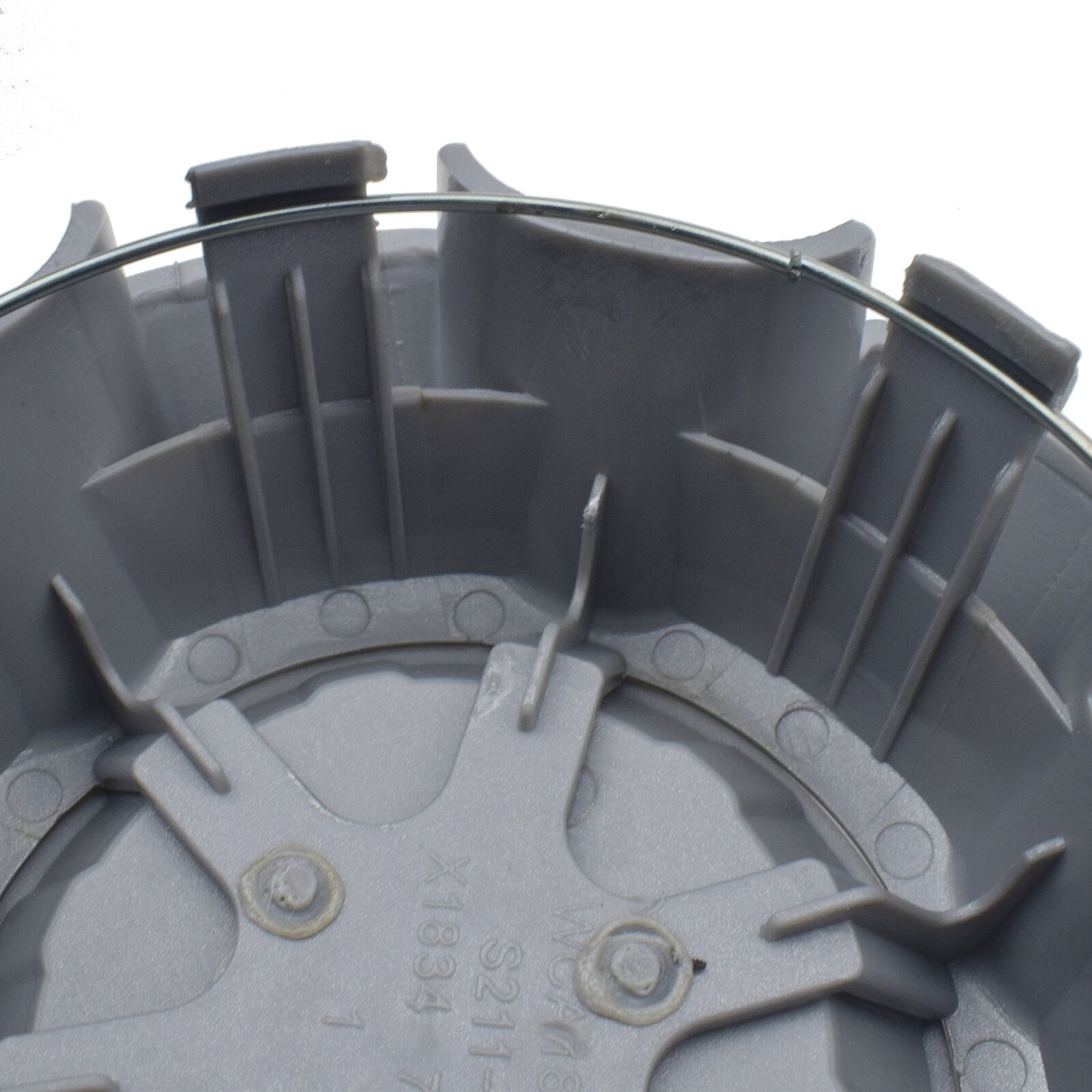 Silver wheel center cap for 2003-09 4 Runner Tundra Sequoia 560-69464- n