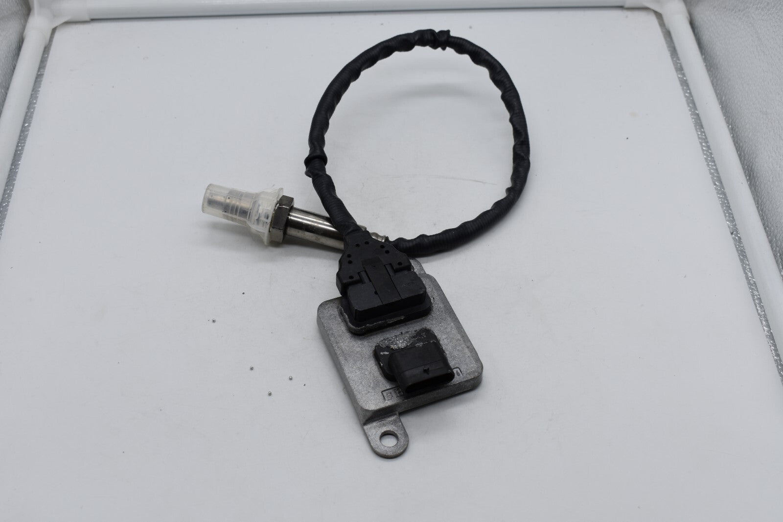 Nox sensor A0009053403 is suitable for W212, W222, C218, X218, A207, and C207 models. (5WK96681C-) n