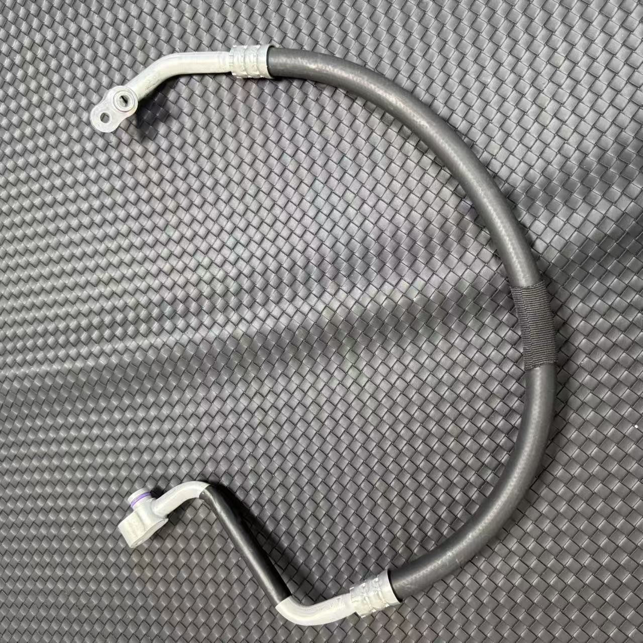 8T0260701N A/C Air Condition Hose Line for Audi for A5 for A4 10-17 Q