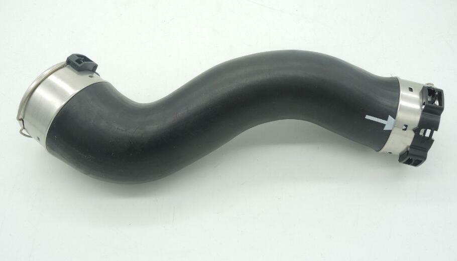 The right-side Tercooler intake hose is suitable for Mercedes X204, GLK200, and GLK250. (08-13) n