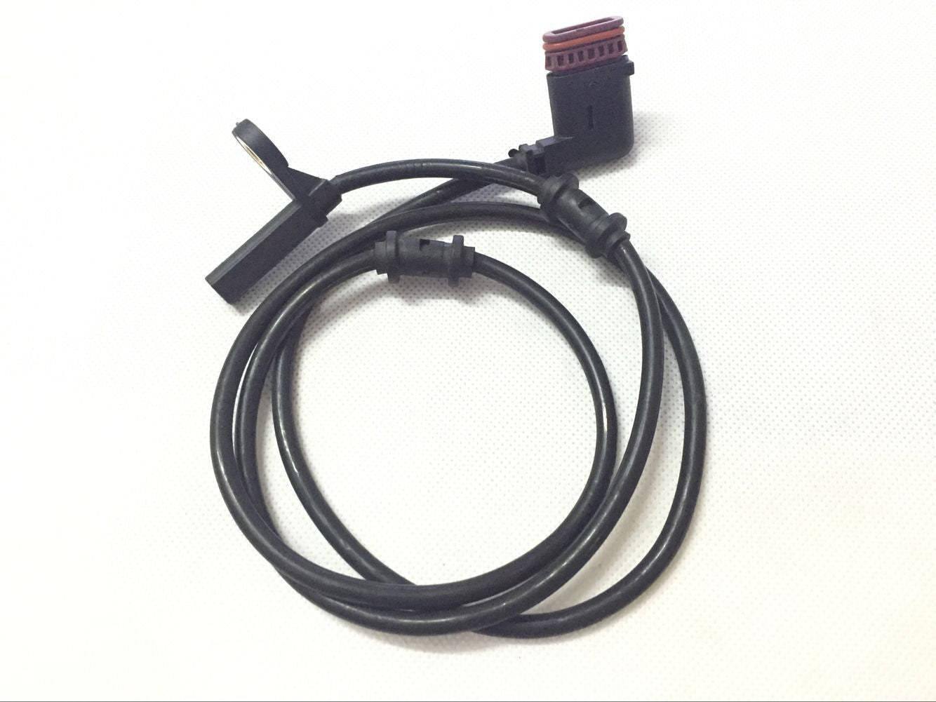 The right rear ABS wheel speed sensor is suitable for W203 CLK C180 C230 C280 C320- n