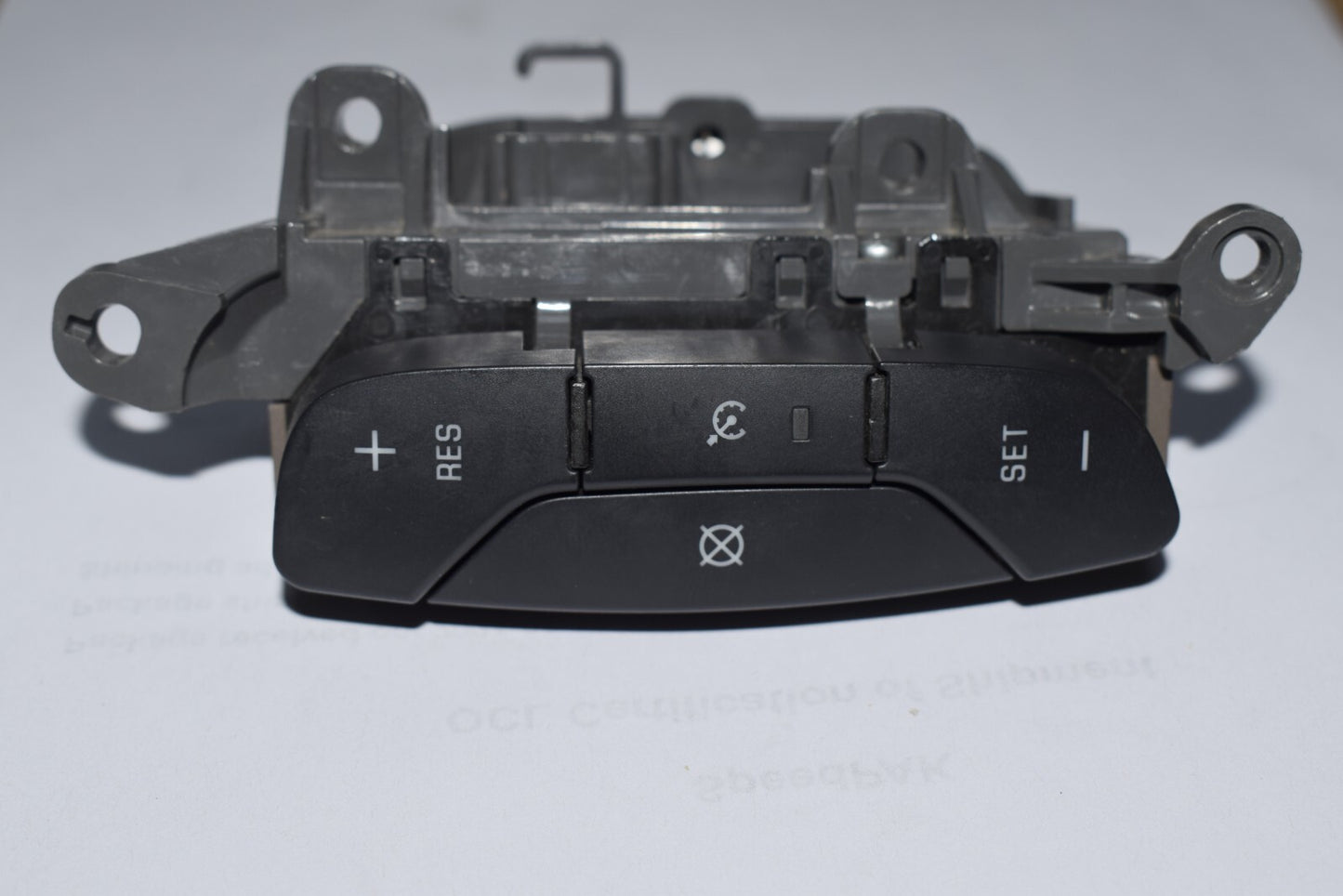 Cruise control switch application switch 15824108 is suitable for General Motors for Cadillac . n