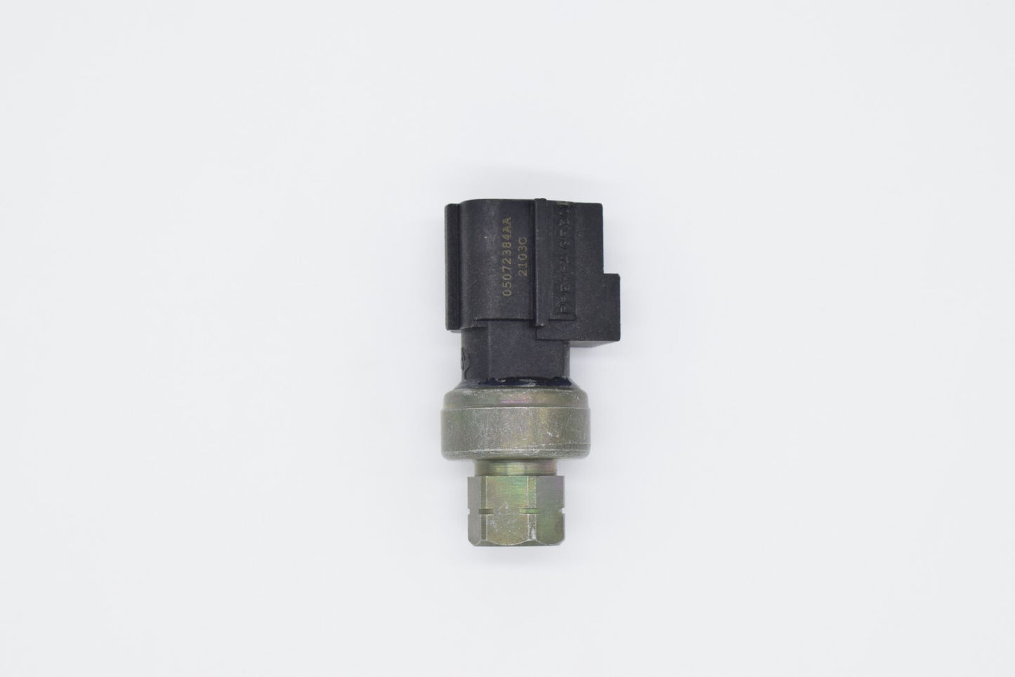 Air conditioning pressure sensor 05072384AA is suitable for Chrysler and for Dodge vehicles. n