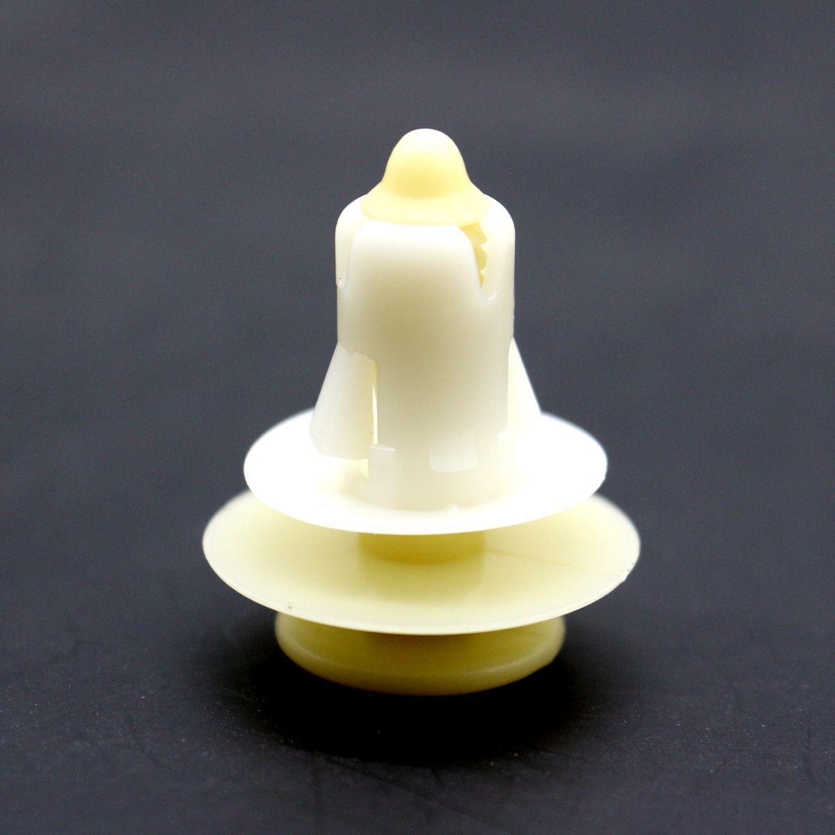 Rear engine mount cover clip DYR500010 X10 for Land Rover Discovery 3 & 4