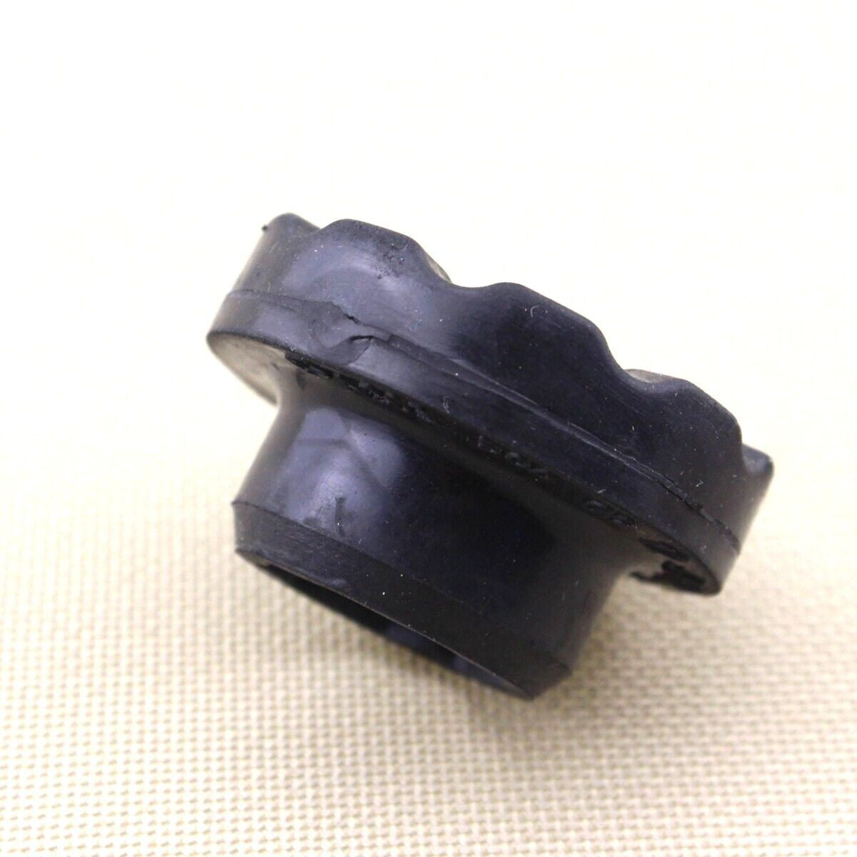 1PCS for Mercedes W203 W204 W209 C230 C350 Radiator Mount Grommet 0995040212