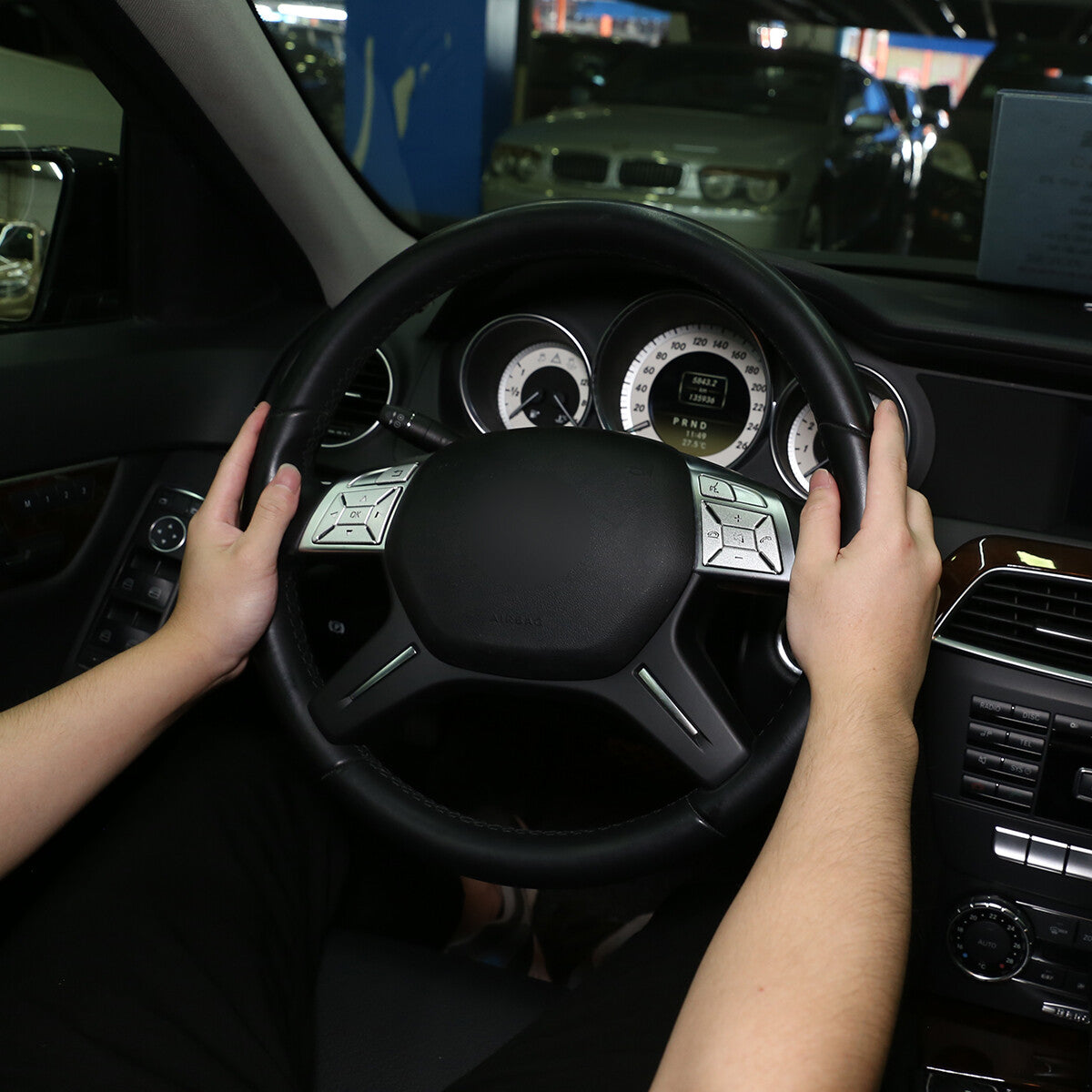 Steering wheel button cover decoration suitable for A, B, C, E, CLA, GLA, ML, GL, CLS, GLK, SL-Class. n