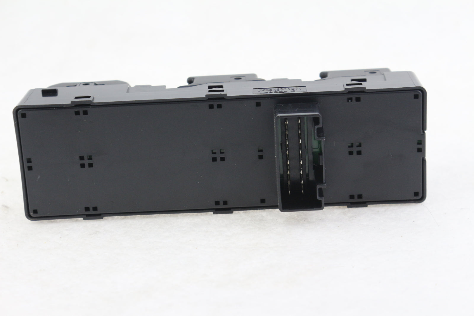 Car Electric Door Power Window Switch 93570-2P200 Fit for Kia Sorento 2010-2012