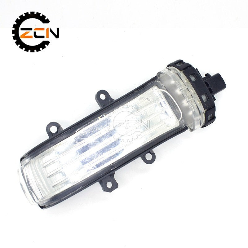 Applicable to RAV4 06 wing mirror LED signal right side 214-17433- n