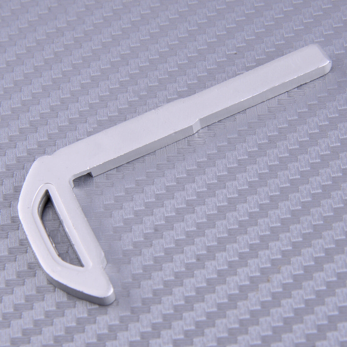 Emergency Small Key Blade Fit for Volvo V40 XC60 S60 V60 V70 XC70 Q