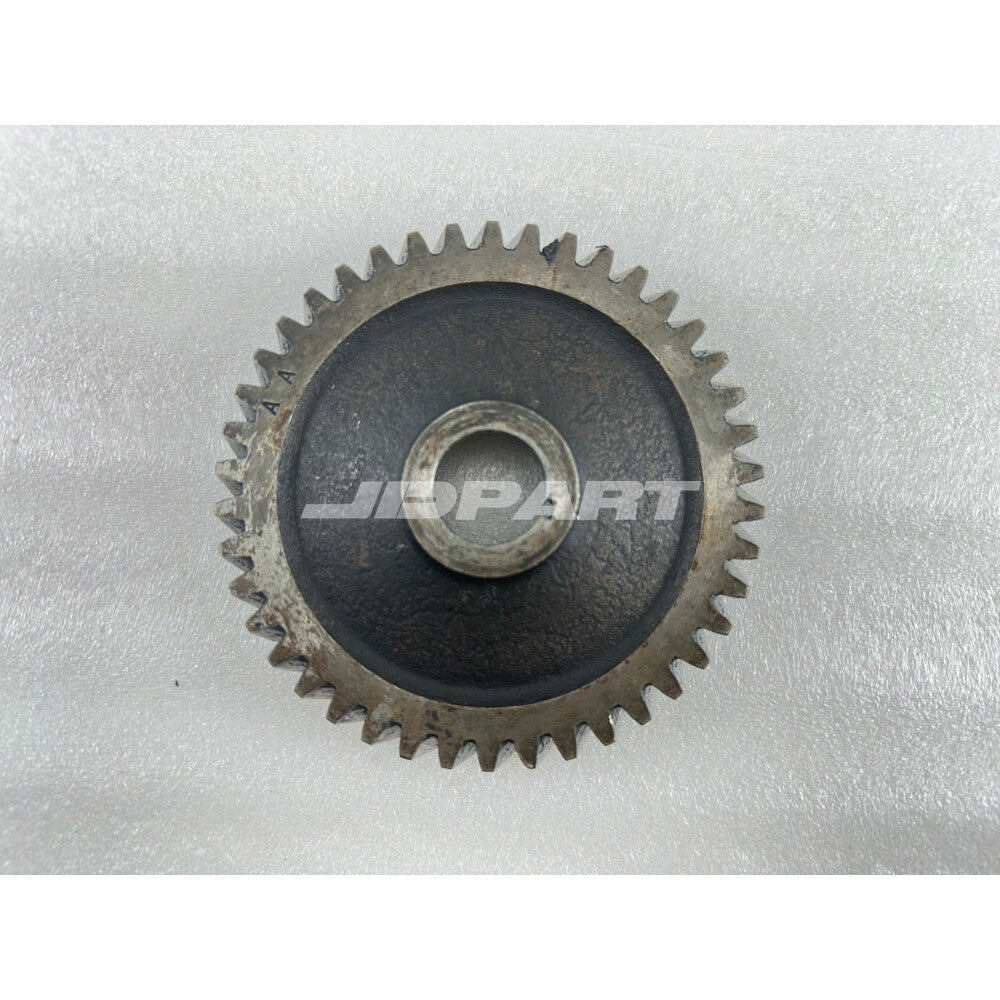 4FE1 shaft idler gear is suitable for Isuzu diesel engine parts.