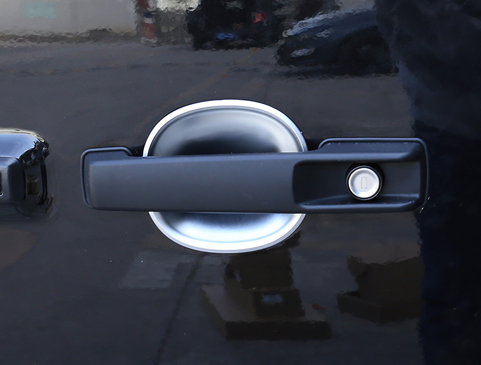 Suitable for G-Class 2019-2020, silver ABS exterior door handle cup cover trim. n