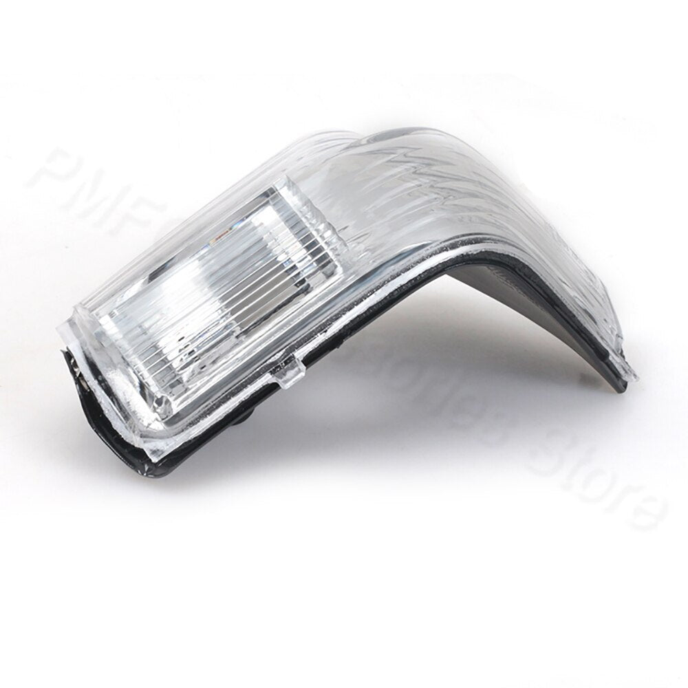 The right front mirror turn signal light is applicable to for Volkswagen Crafter models from 2006 to 2017.