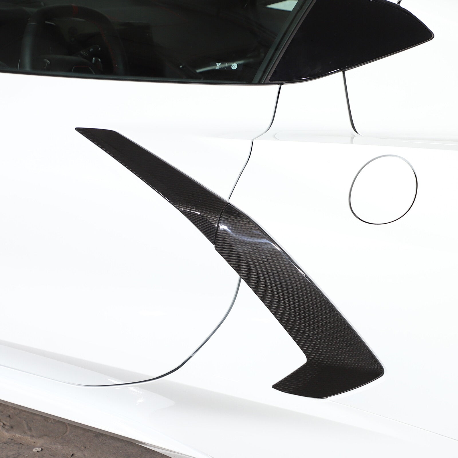 Pair of dry carbon fiber side fender ventilator trim covers for 20-inch for Corvette C8