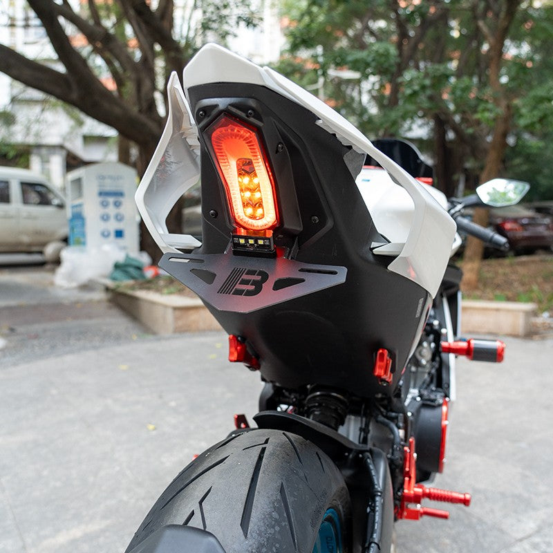 For CF-moto 675SR-R 675SS 675NK Tail Light License Plate Holder Turn signal Q