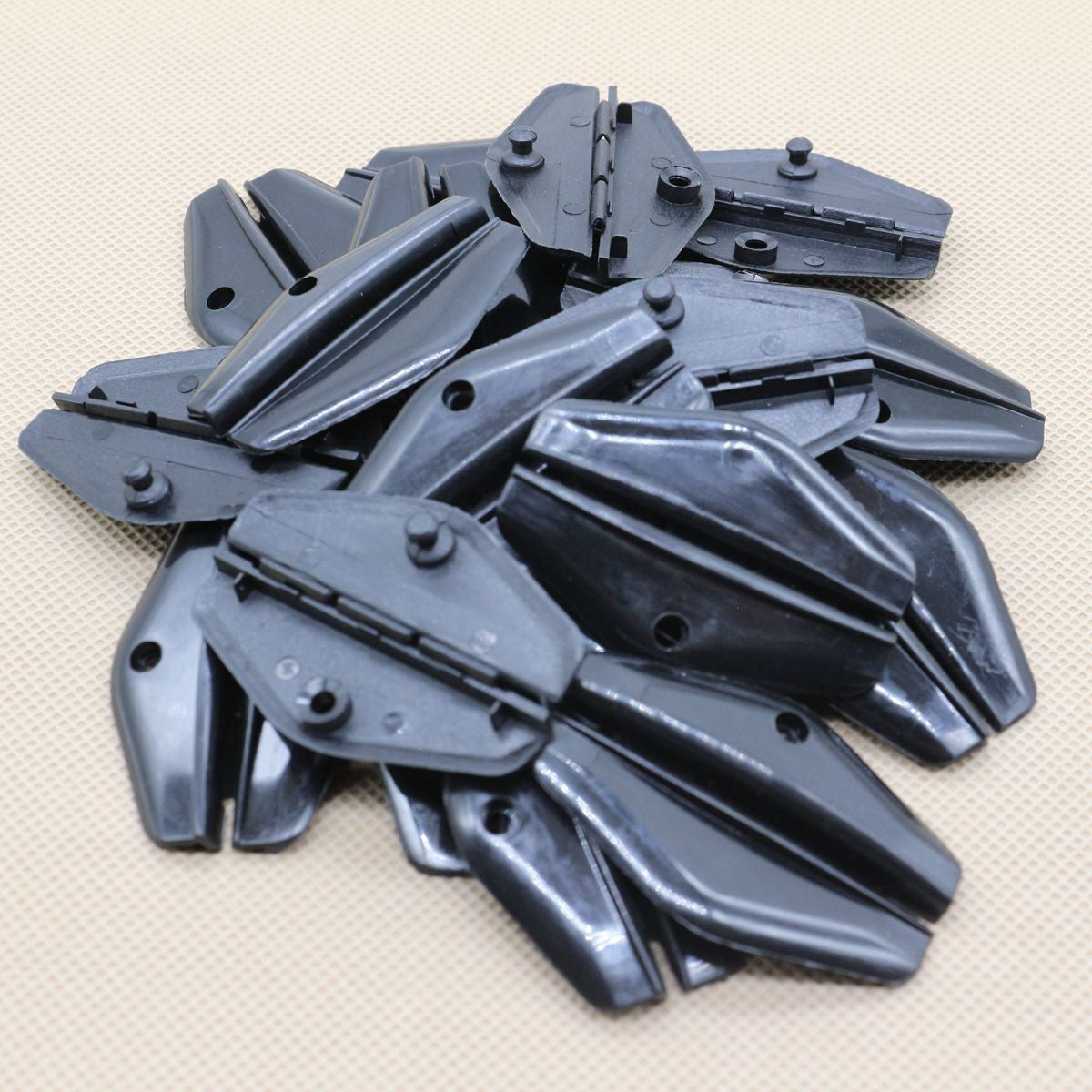 New 30Pcs Door Window Guide Clip For GM for Buick for Cadillac for Chevrolet 22543363 Q