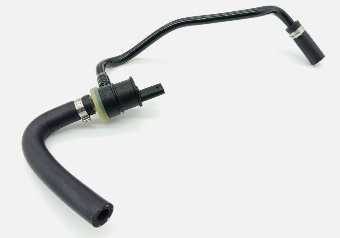 Engine breathing ventilation pipe suitable for Mercedes GLC, GLC250, GLC300 2016-2019 2.0L- n