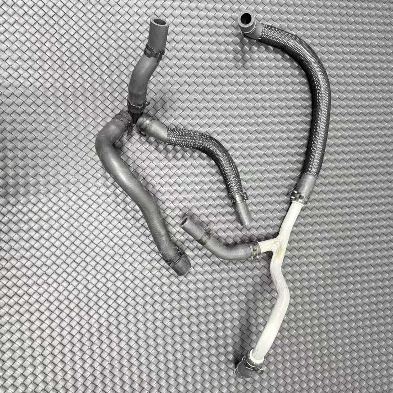 Heater Supply Return Hose for Dodge Durango 11-15